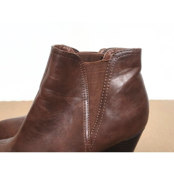 Bamboo Brown Vegan Leather Ankle Booties Womens Size 9 Chunky Heel Shoe - Picture 6 of 11